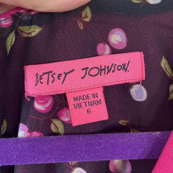 New Betsey Johnson Pink V-neck Short Sleeve Body Con Mini Short Crepe Dress 6 - Picture 3 of 7